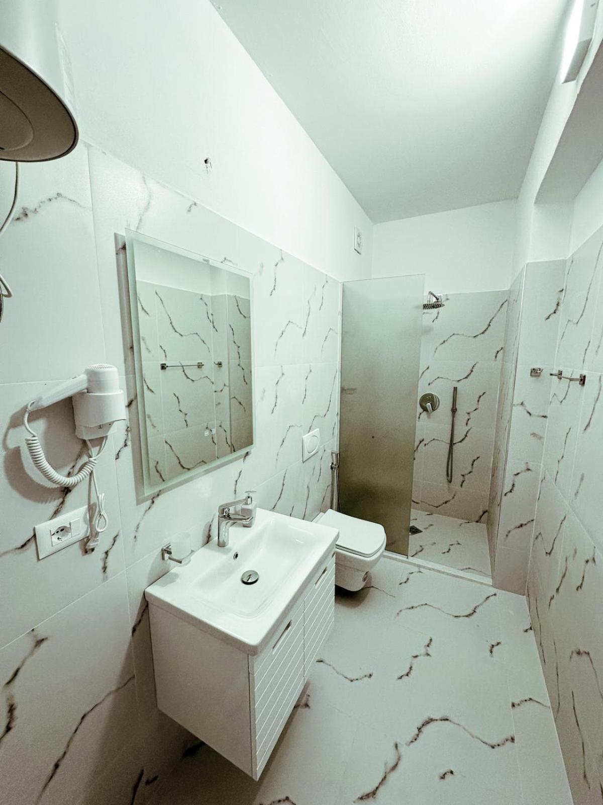 Vizion Hotel Shkoder Luaran gambar